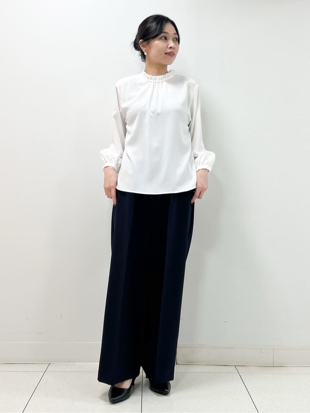 Kaiさんの「Dessin｜【洗える】フリルネックジョーゼットブラウス」を使ったコーディネート