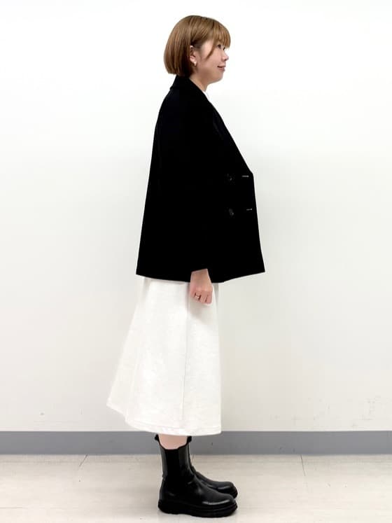 まいこさんの「INDIVI｜【軽やか／ゆったり】ウール混ショートトレンチコート」を使ったコーディネート