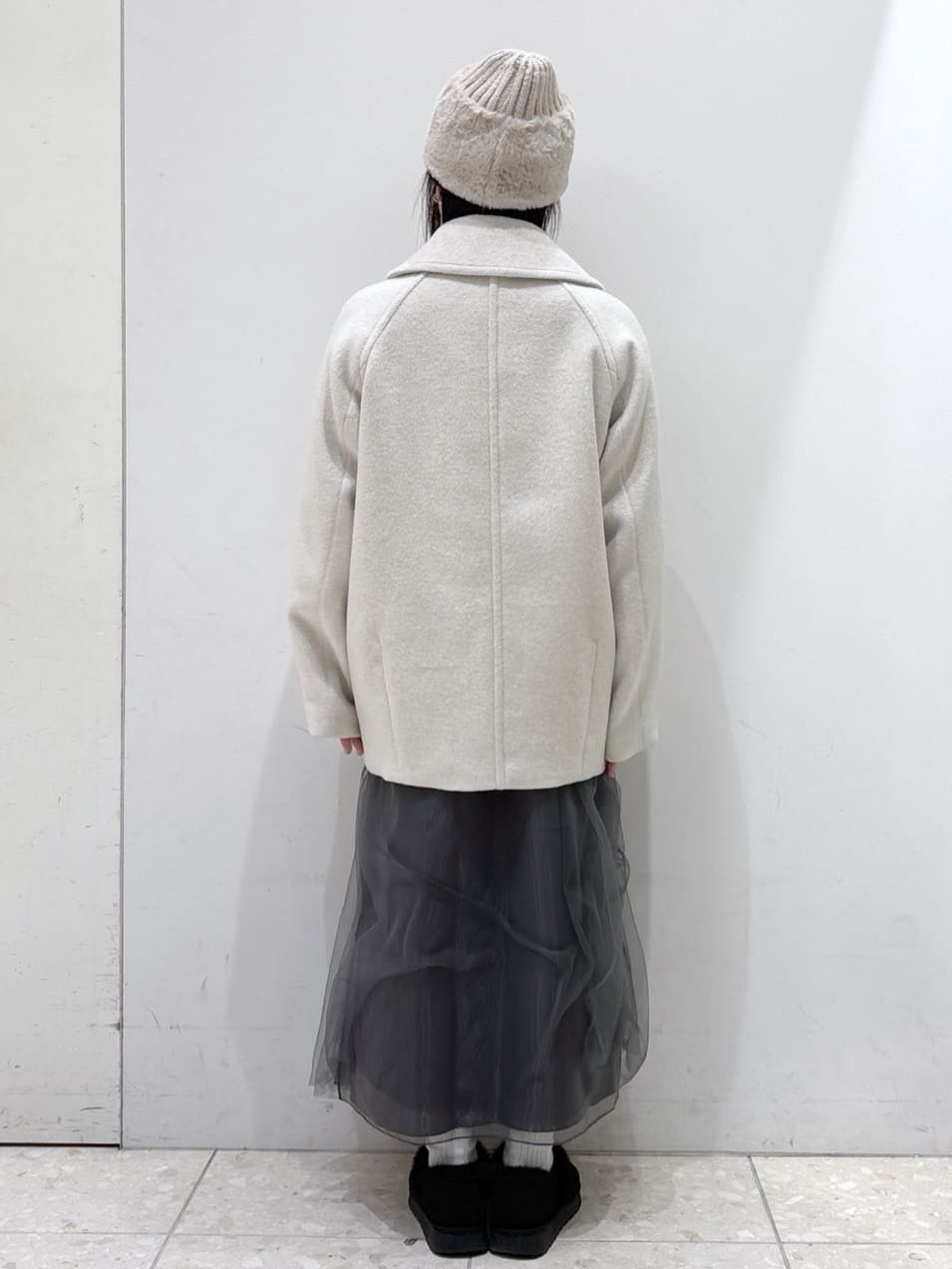 mameさんの「OPAQUE.CLIP｜カシミヤブレンドウールミドルピーコート」を使ったコーディネート