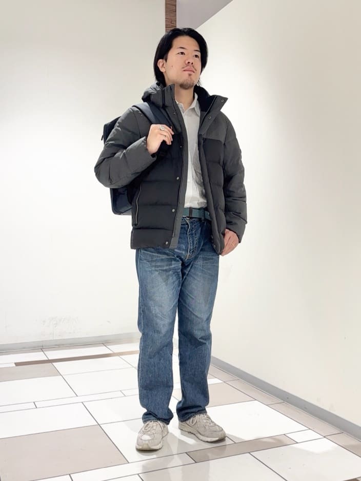 及川さんの「TAKEO KIKUCHI｜カラーコンビ ダウンブルゾン」を使ったコーディネート