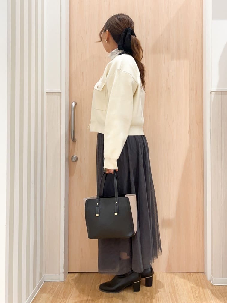 natsumiさんの「SHOO･LA･RUE｜【洗濯機可/S-LL】1枚でも羽織りでも 華やか上品カーデ」を使ったコーディネート