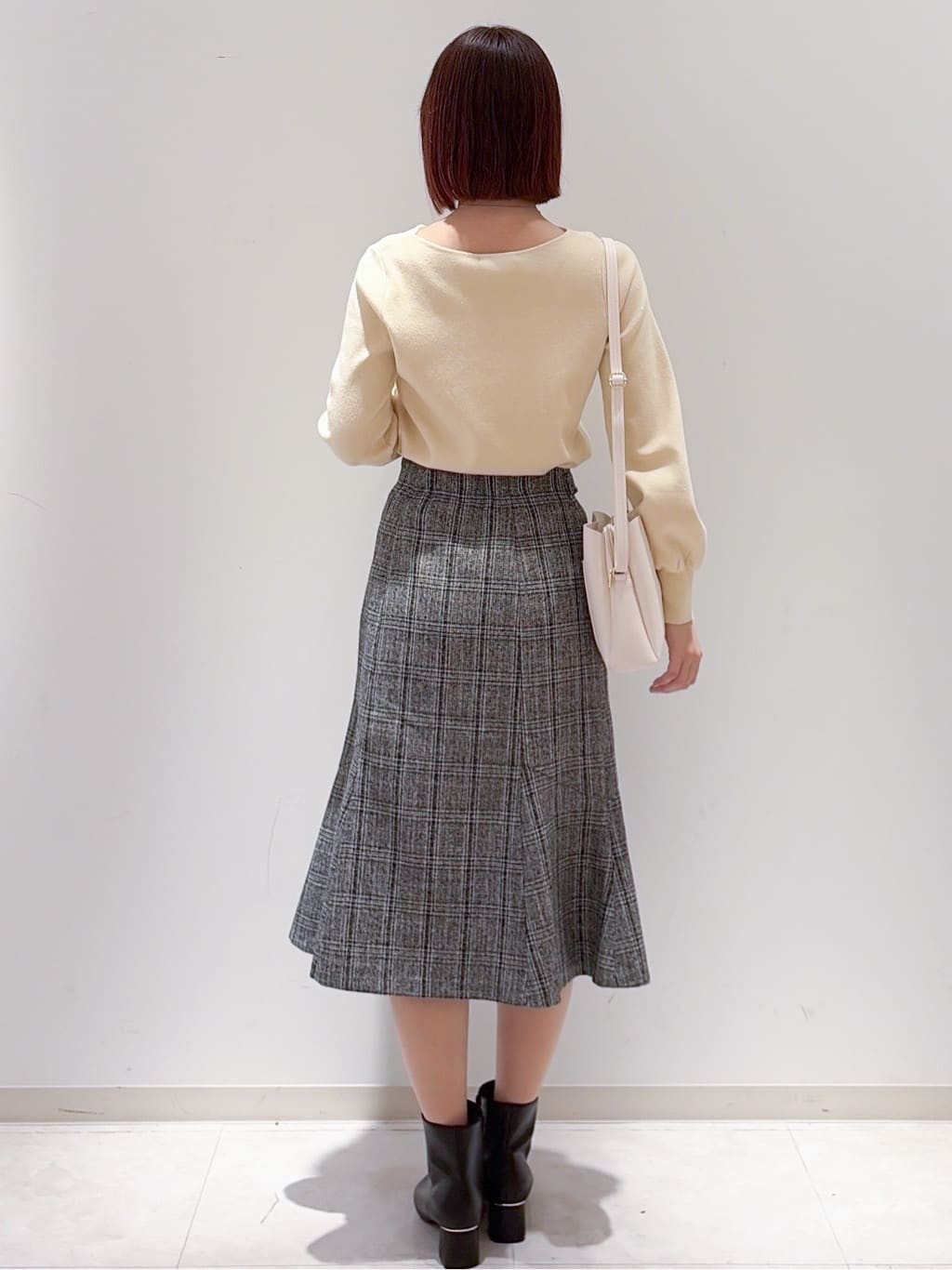 yurinaさんの「index｜ラメスカラップビジューデザインニット【洗濯機OK】《6col／S～LL》」を使ったコーディネート