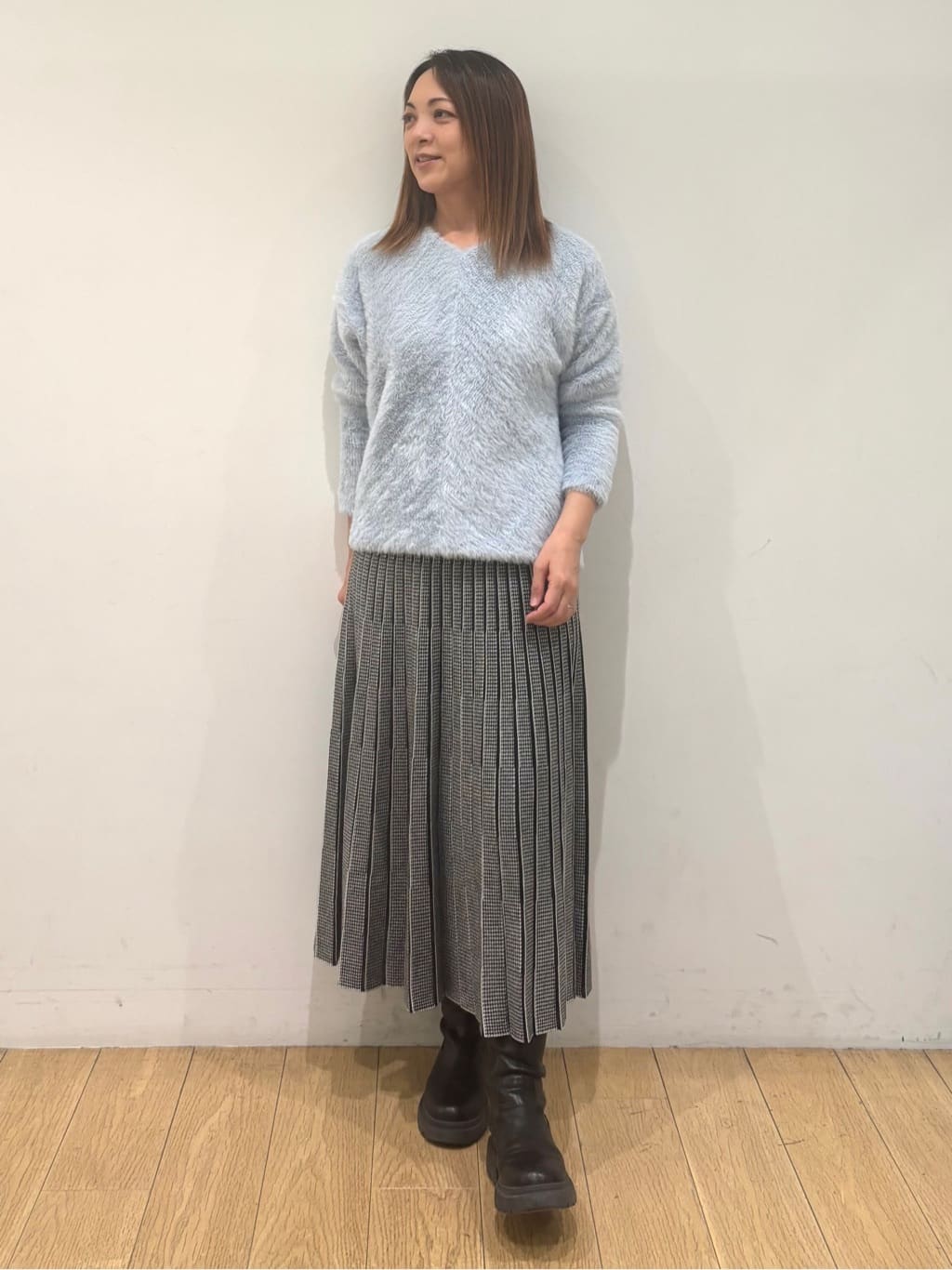 mikkoさんの「INDIVI｜【撥水／洗える／デザイン衿】ステッチレス ショートダウンコート」を使ったコーディネート