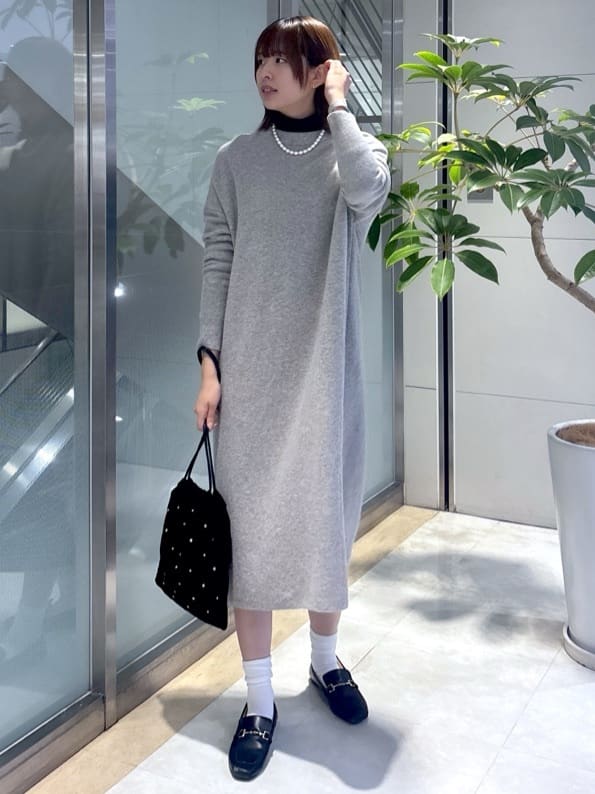 yukaさんの「UNTITLED｜【ロング丈/ゆったりシルエット】テントライン ニットワンピース」を使ったコーディネート