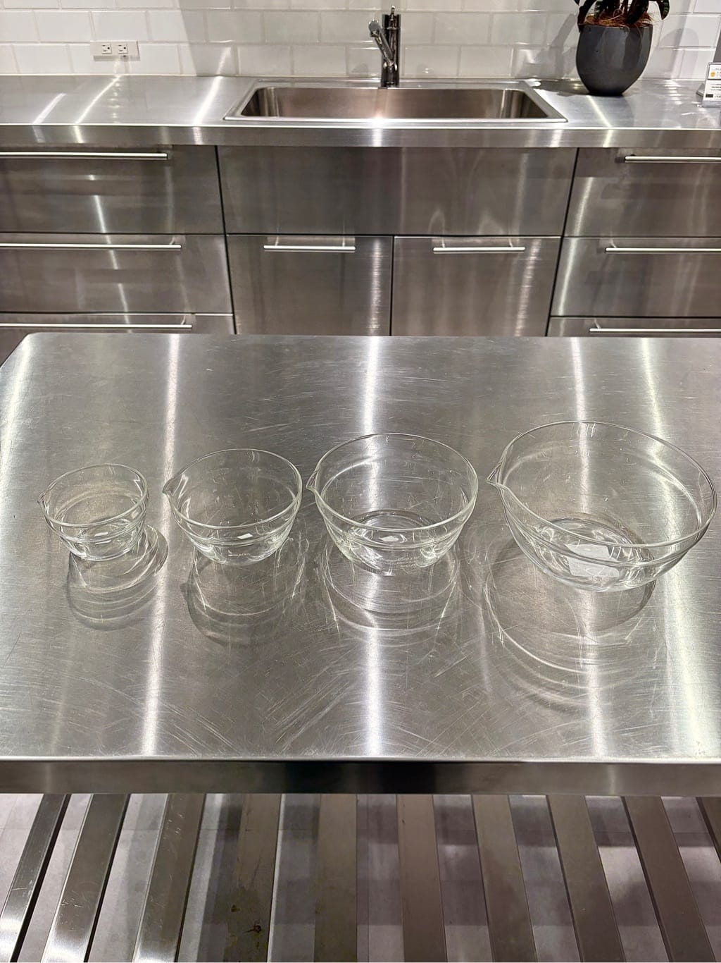 muuさんの「212 KITCHEN STORE｜◆片口ボール 4個セット ＜HARIO ハリオ＞」を使ったコーディネート