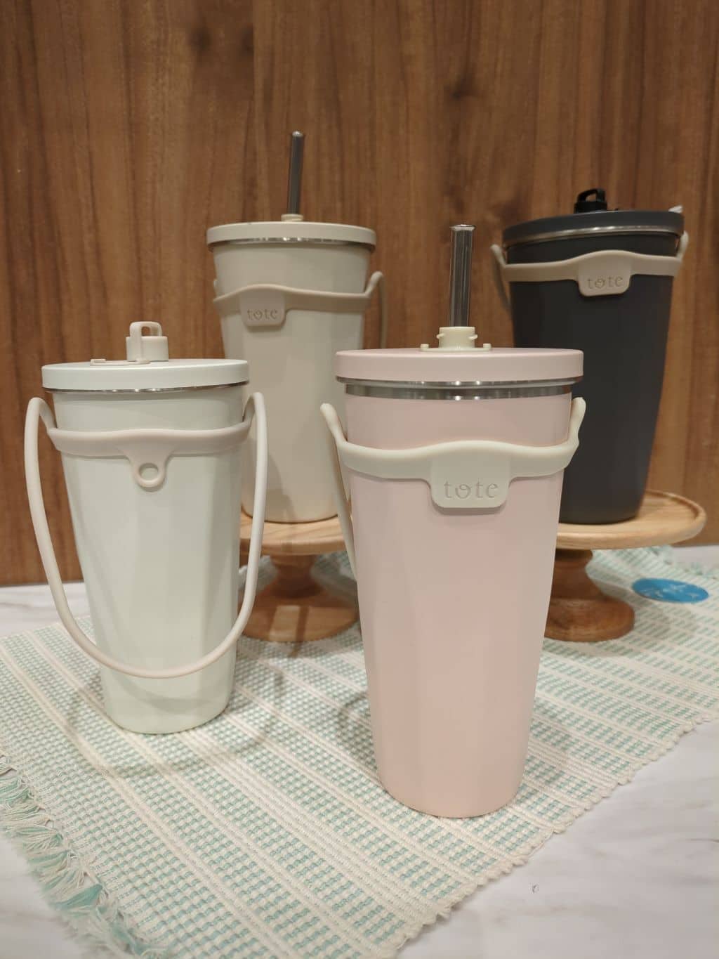 しょこさんの「212 KITCHEN STORE｜トート ストロー付2wayタンブラー470ml PK」を使ったコーディネート