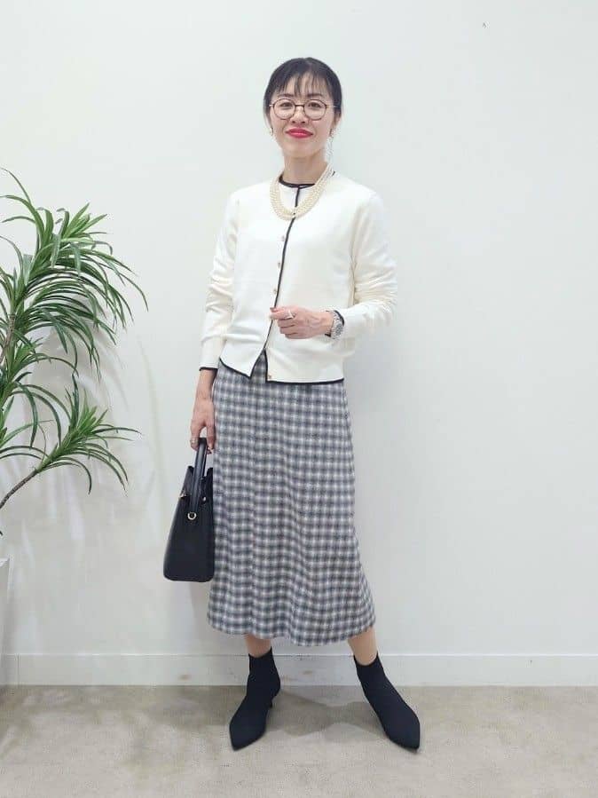 MUTSUKOさんの「UNTITLED｜【アンサンブル可/洗える】ウォームスパン カーディガン」を使ったコーディネート