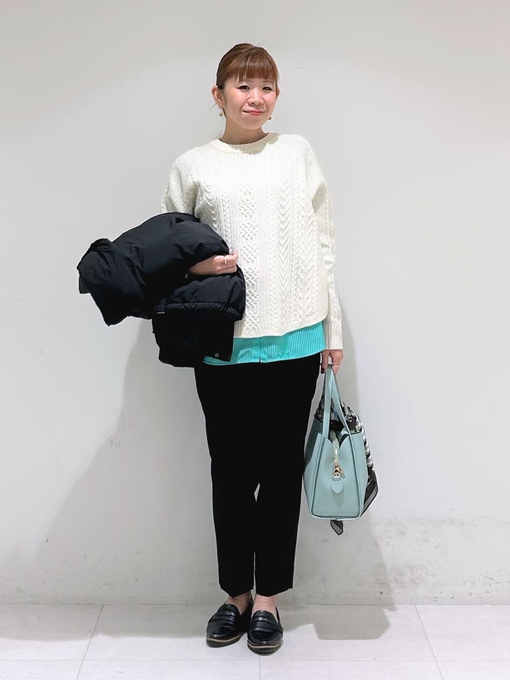 tsuyuさんの「INDIVI｜【撥水／洗える／デザイン衿】ステッチレス ショートダウンコート」を使ったコーディネート