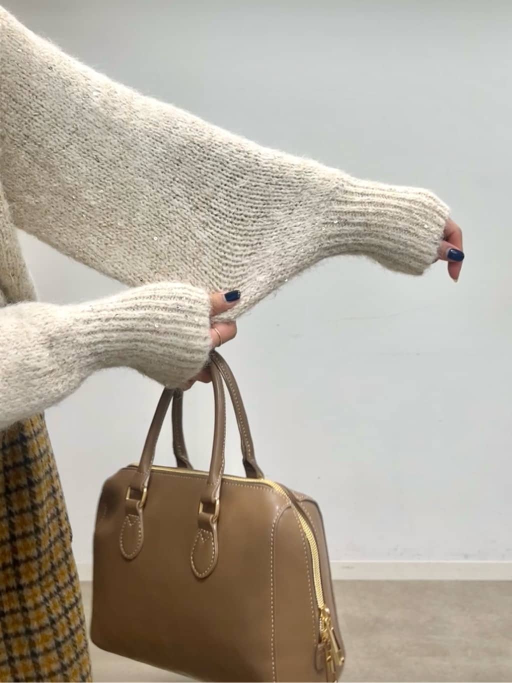 cotaniさんの「SHOO･LA･RUE｜【洗濯機可/S-LL】上品にキラリと華やぐ スパンコールニット」を使ったコーディネート