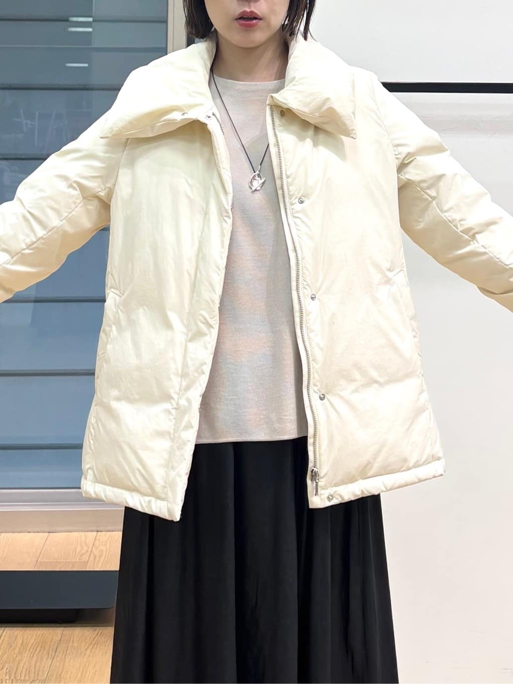 asamiさんの「INDIVI｜【洗える／選べる8色】トーンアップニット」を使ったコーディネート