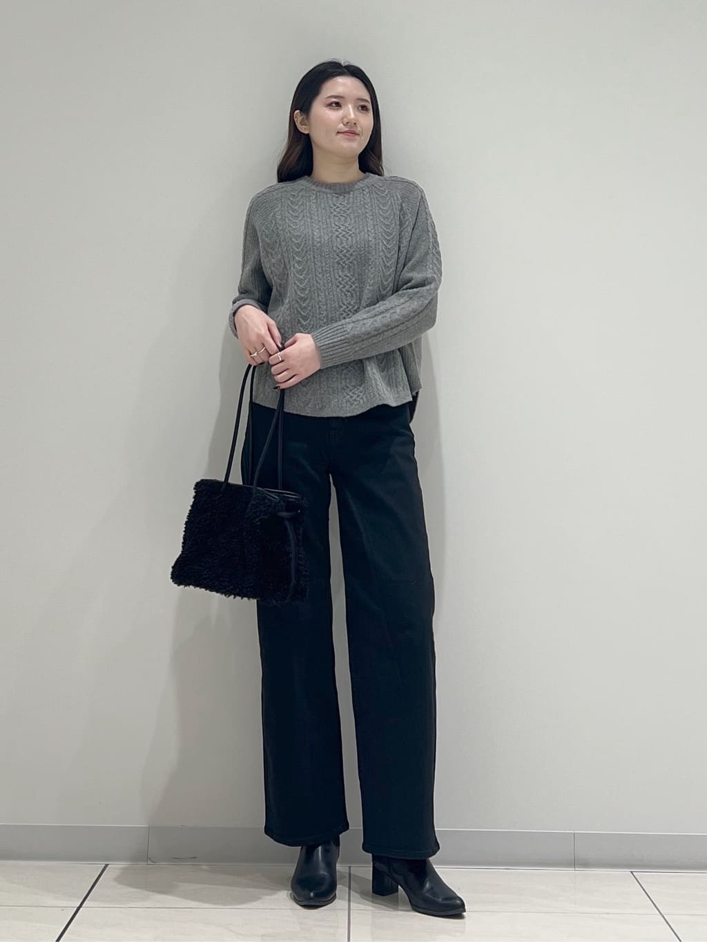 T.Kさんの「INDIVI｜【洗える】ケーブルデザイン ラウンドヘムニット」を使ったコーディネート