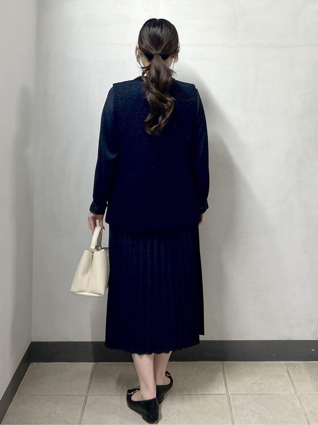 sayaさんの「OPAQUE.CLIP｜《通勤対応》ツイードジレ【洗える】」を使ったコーディネート