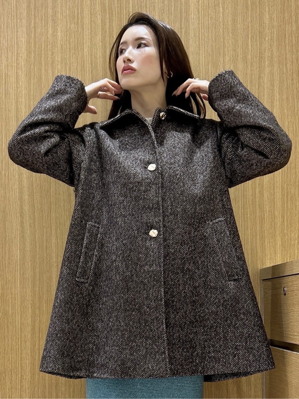 maiさんの「OPAQUE.CLIP｜ヘリンボーンステンカラーコート」を使ったコーディネート