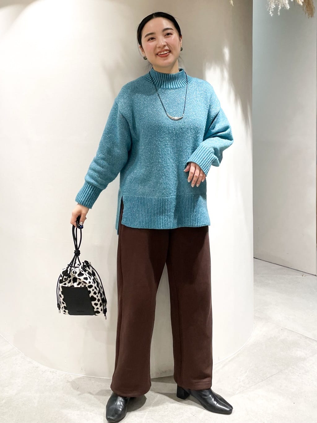 かりんさんの「OPAQUE.CLIP｜イージーカーブワイドパンツ【洗濯機OK】」を使ったコーディネート