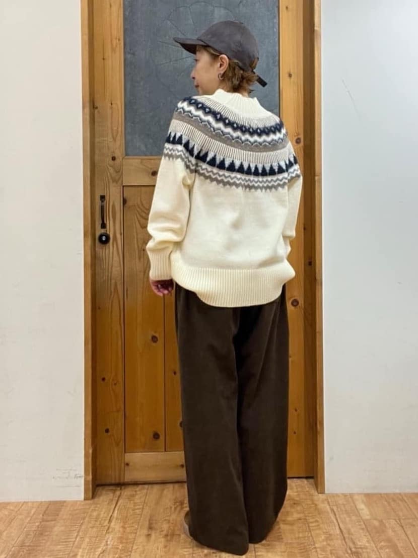 ゆみさんの「SHOO･LA･RUE｜【洗濯機可/S-LL】配色が大人かわいい　フェアアイル柄求心ニット」を使ったコーディネート