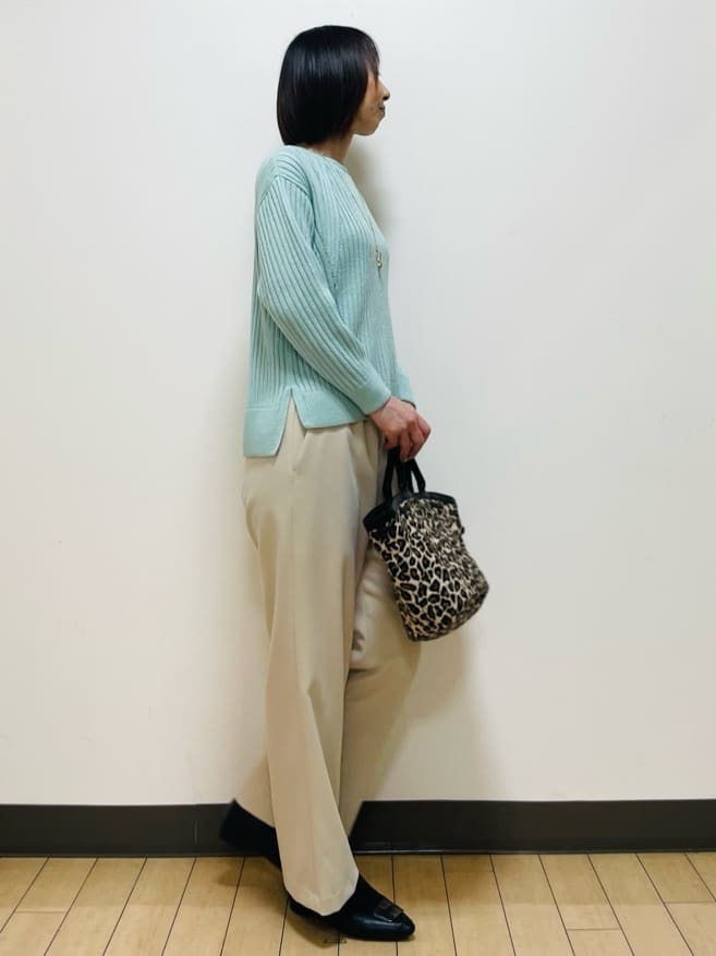 Riiさんの「Reflect｜【ウエスト総ゴム／セットアップ可】フルレングスストレートパンツ」を使ったコーディネート