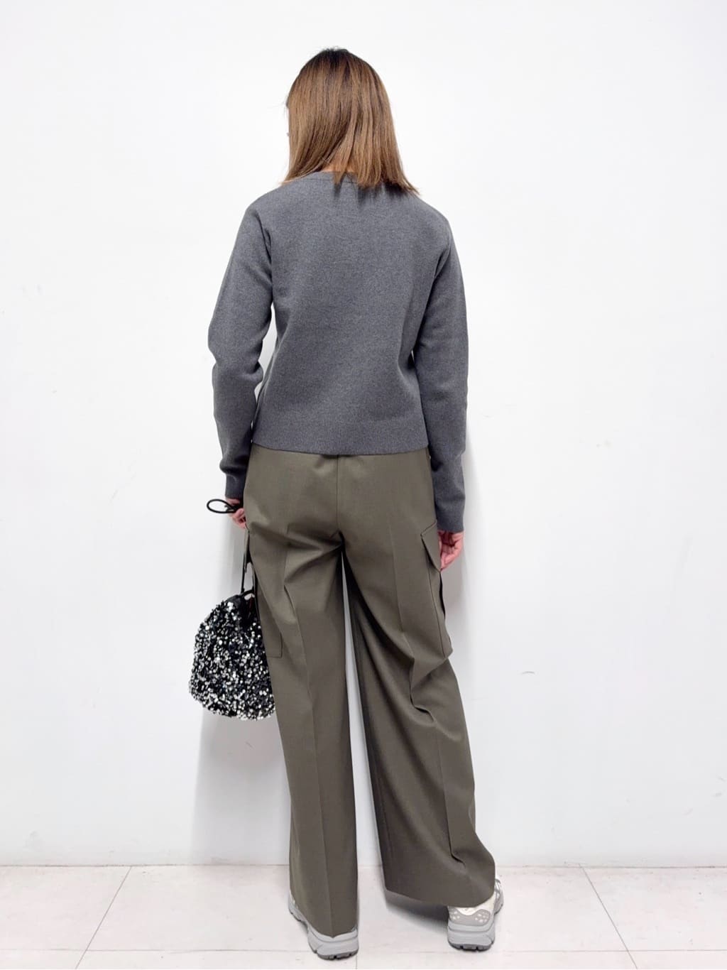 Nishijimaさんの「DRESSTERIOR｜スパンコール2WAY巾着バッグ」を使ったコーディネート