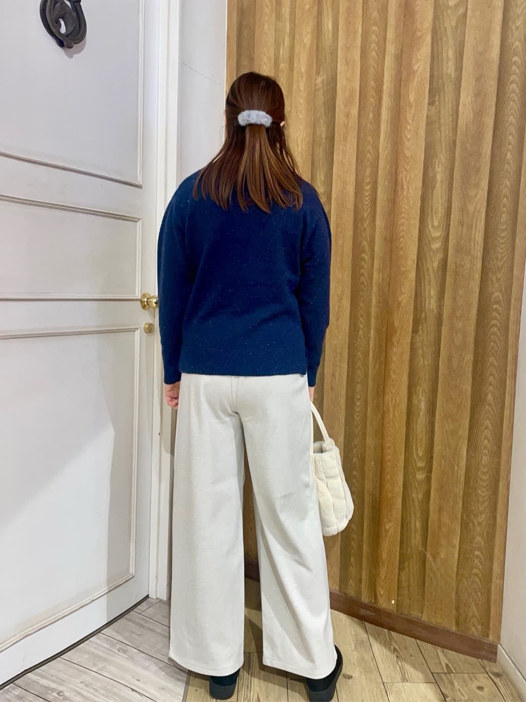 ちえさんの「SHOO･LA･RUE｜【S-LL/洗濯機可】さりげないラメが上品　クルーネックニット」を使ったコーディネート