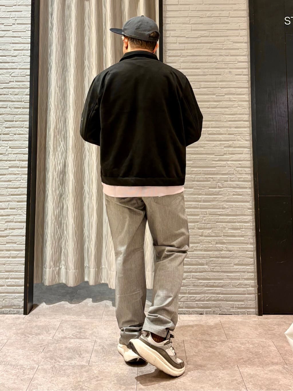 Pーyamaさんの「THE SHOP TK｜【大人のデイリースタイルを格上げ】ジャカードリンクススウエット　洗濯機OK」を使ったコーディネート