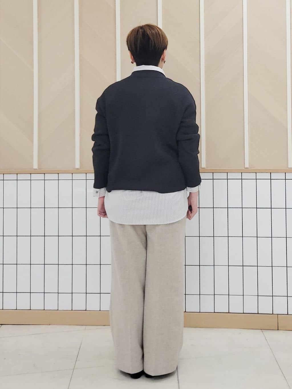tomoさんの「COUP DE CHANCE｜【手洗い可／日本製】ベーシックシャツ」を使ったコーディネート