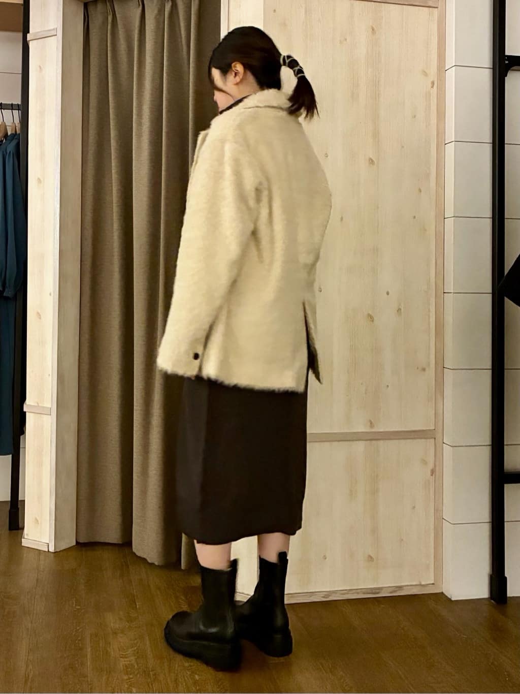aiさんの「THE SHOP TK｜纏うだけで大人上品 シャギーチェスターハーフコート」を使ったコーディネート