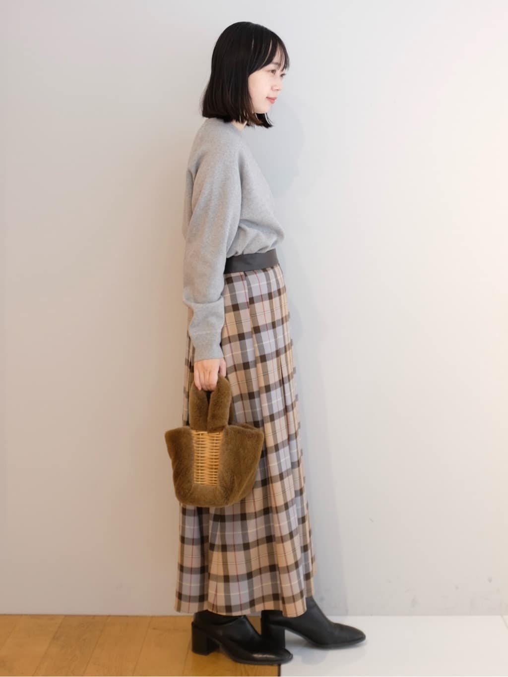 Kishimotoさんの「DRESSTERIOR｜◆チェックタックソフトプリーツスカート」を使ったコーディネート