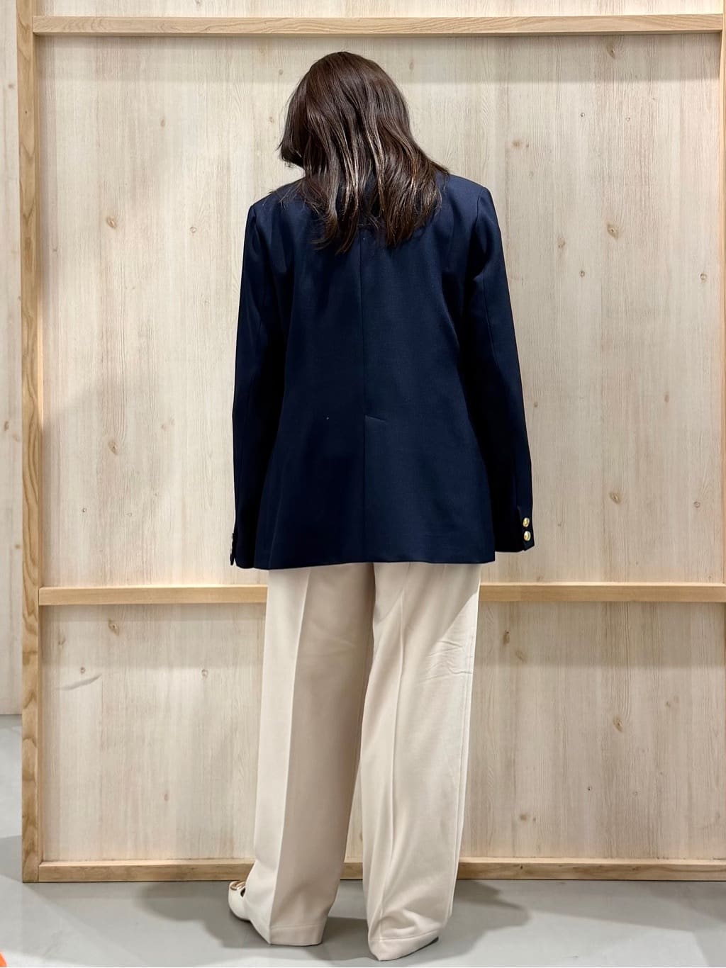 nanaさんの「THE SHOP TK｜【通勤にもデイリーにも】CAVIAN 金ボタンダブルブレストジャケット」を使ったコーディネート