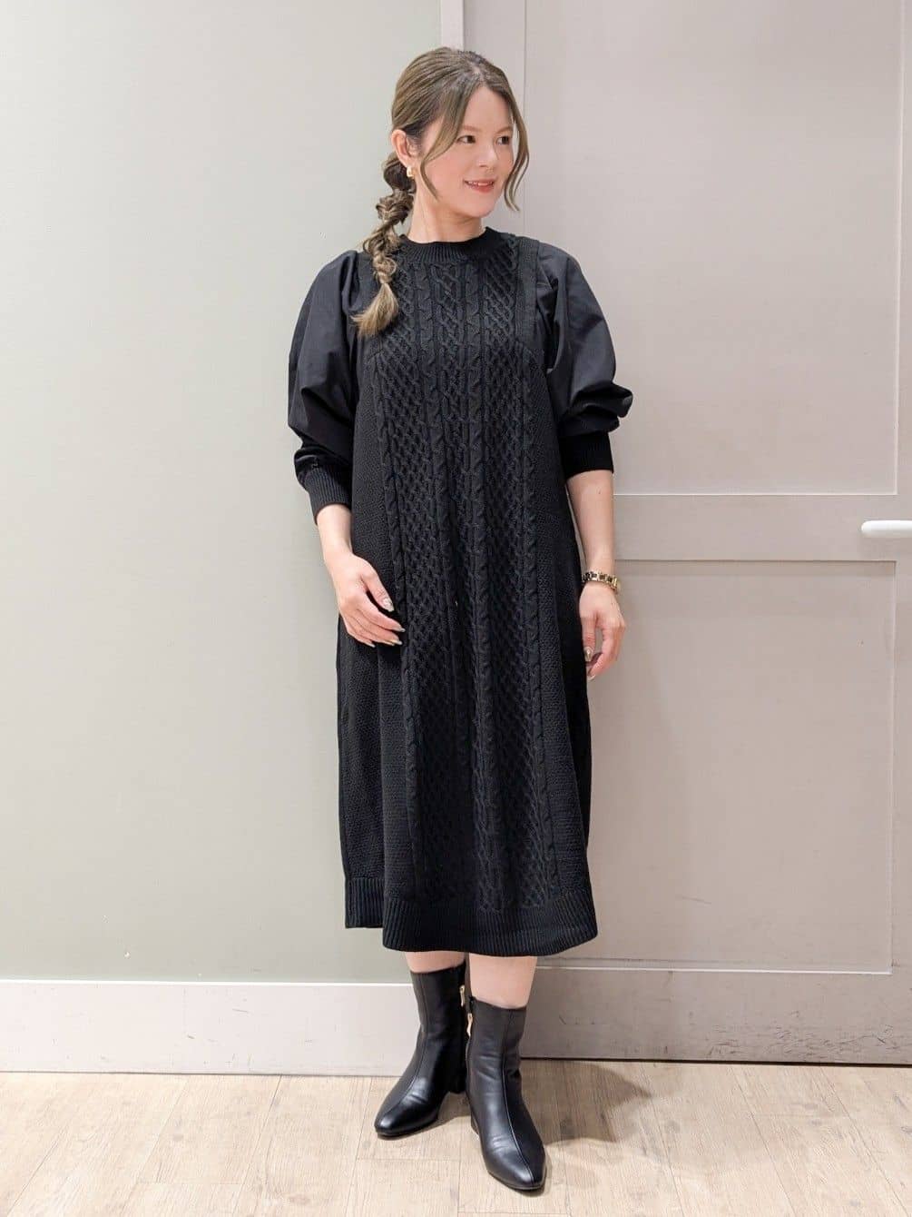 kuwawaさんの「grove｜一枚で華やぐ、袖布帛ケーブルニットワンピース」を使ったコーディネート