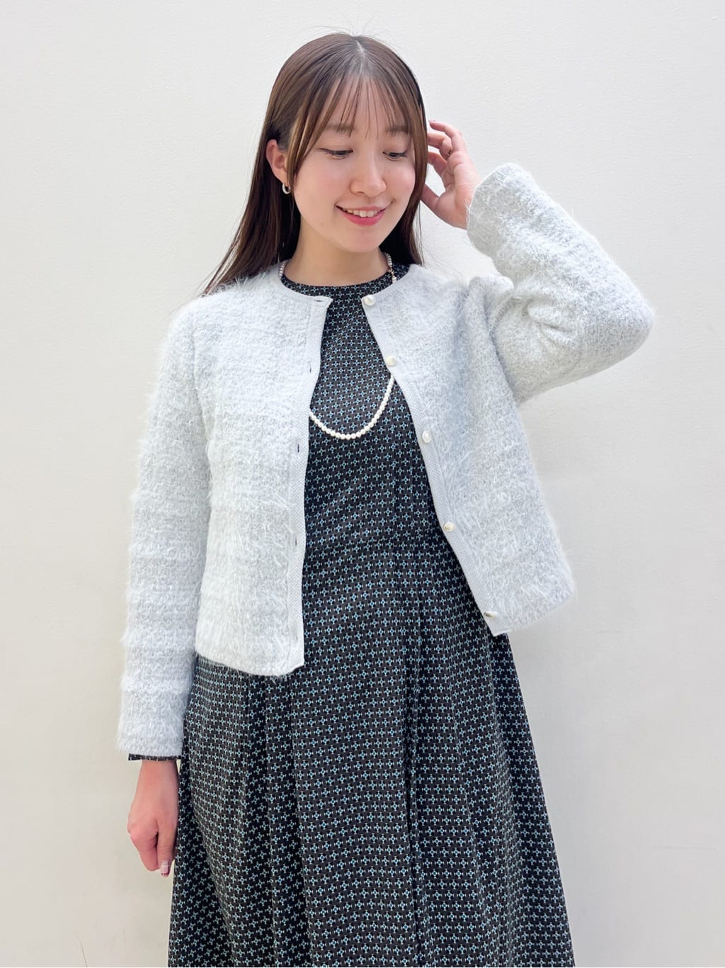 mikikoさんの「Reflect｜【お食事会やお出かけに◎】ふんわりジャカード編みカーディガン」を使ったコーディネート