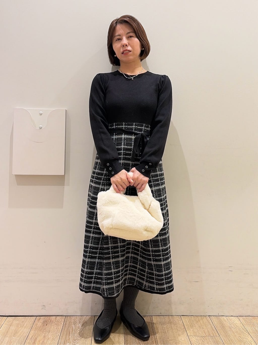YUKOさんの「index｜チェックラメジャカードニットワンピース」を使ったコーディネート