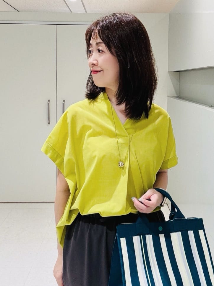 makiさんの「UNTITLED｜【洗える/スキッパー】フレンチスリーブシアーブラウス」を使ったコーディネート