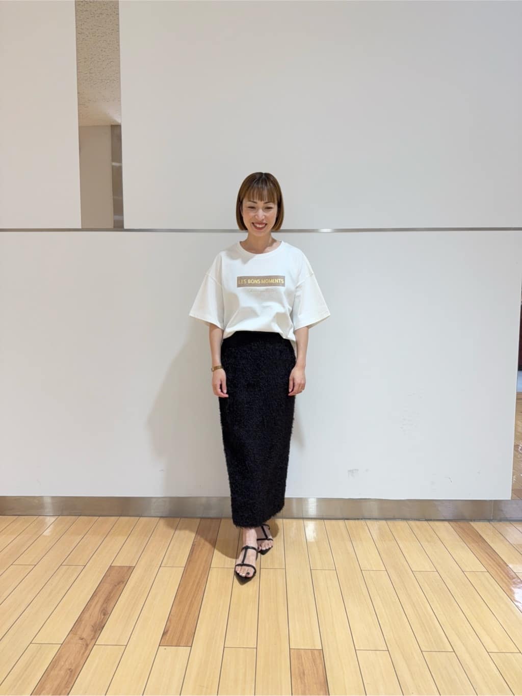 あやさんの「UNTITLED｜【コットン100/ゆったり/ショート丈/洗える】ベロアロゴTシャツ」を使ったコーディネート