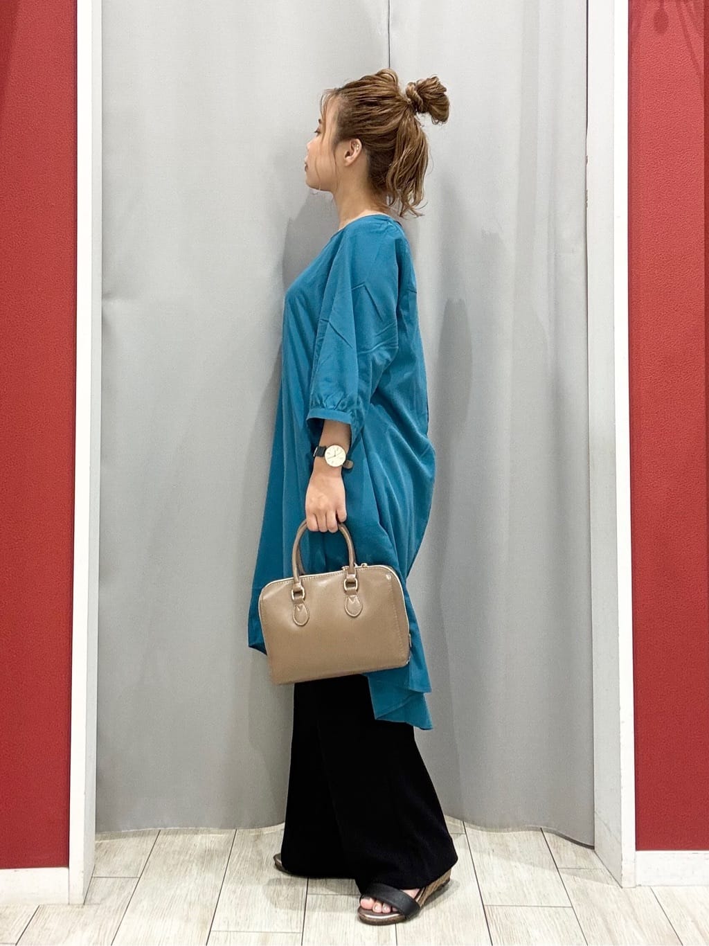 shioさんの「SHOO･LA･RUE｜【S-LL/ストレッチ】脚のラインを拾いにくい スマートワイドパンツ」を使ったコーディネート