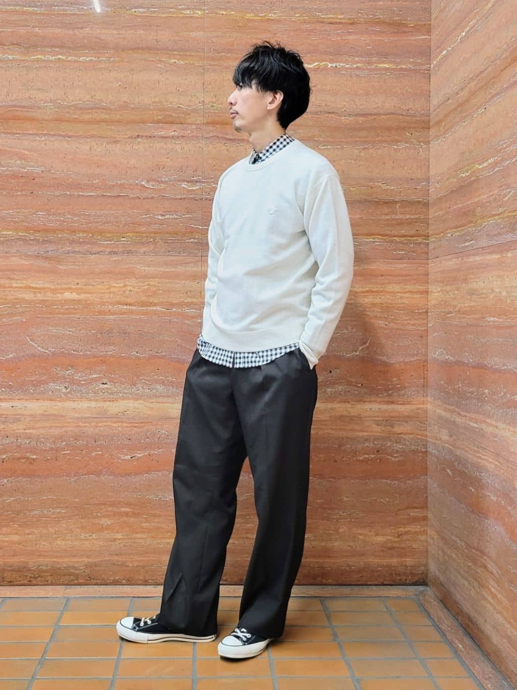 piroyaさんの「TAKEO KIKUCHI｜【Air Palette Knit】ワンポイント カラーニット プルオーバー」を使ったコーディネート