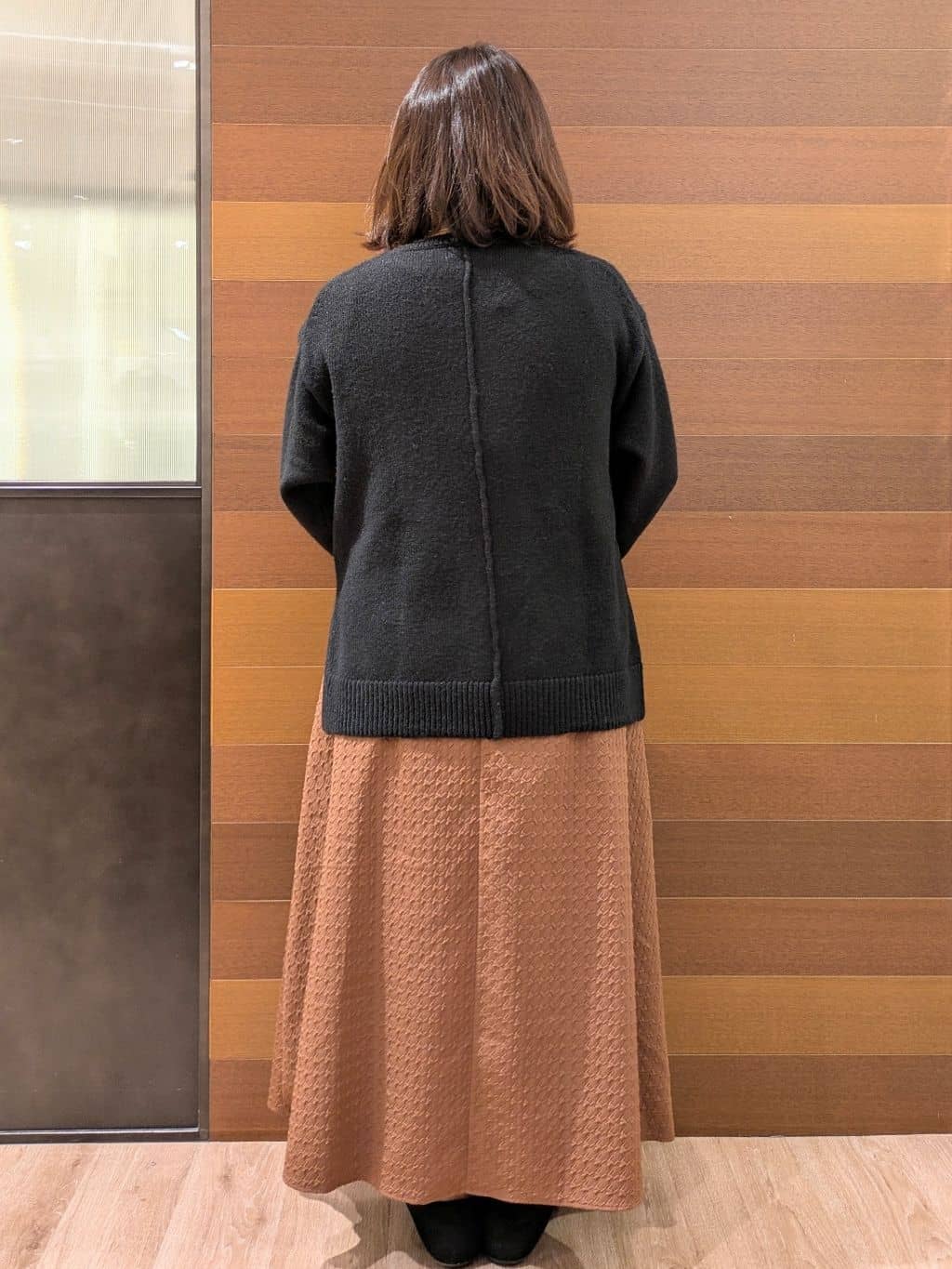 むっちゃんさんの「OPAQUE.CLIP｜リラクシークルーネックニット【洗濯機OK】」を使ったコーディネート