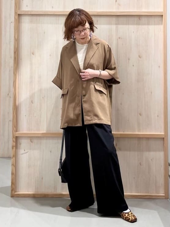 nakoさんの「THE SHOP TK｜ドルマン半袖ジャケット【洗える】」を使ったコーディネート