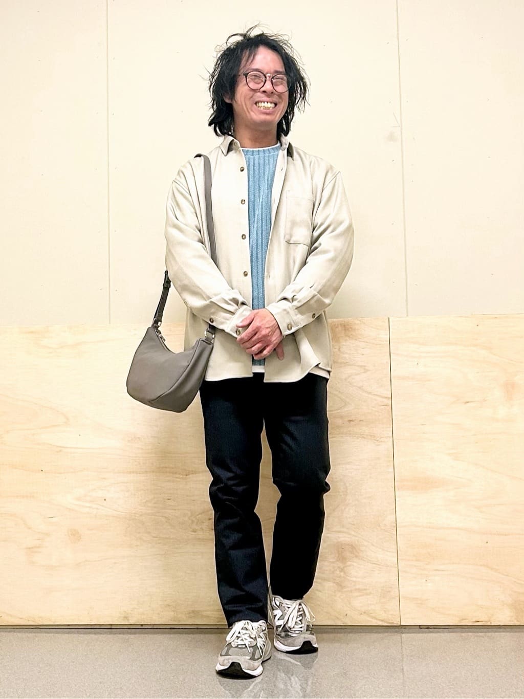 KENJI Iさんの「THE SHOP TK｜【オールシーズン穿ける！】7DAYSストレッチへリンボンパンツ　ON&hArr;OFF兼用」を使ったコーディネート