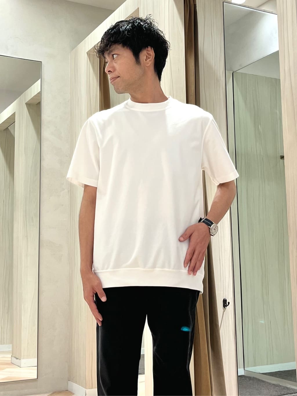 URAさんの「TAKEO KIKUCHI｜【抗菌防臭／5サイズ展開】ハイゲージポンチ Tシャツ」を使ったコーディネート