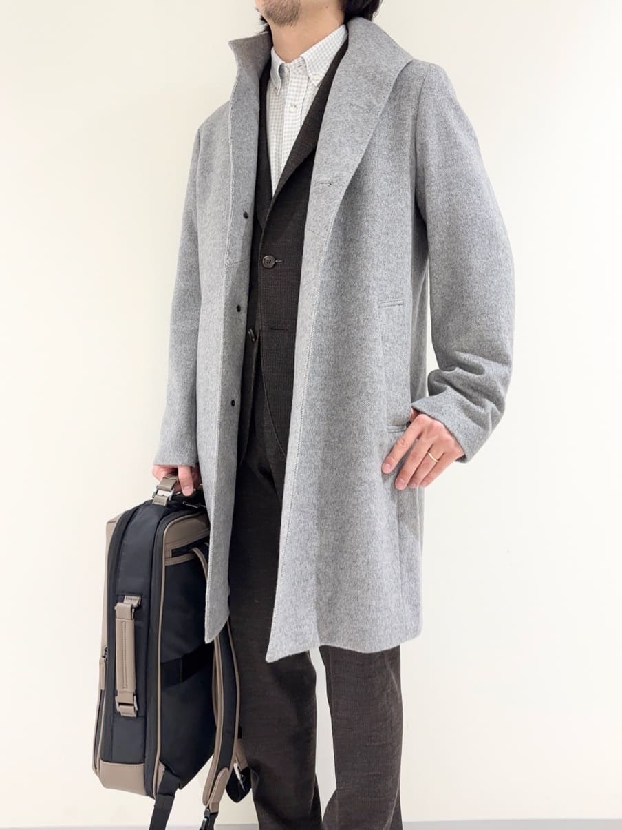 及川さんの「TAKEO KIKUCHI｜【ウールカシミヤブレンド】ビーバー調 スタンドカラー コート」を使ったコーディネート