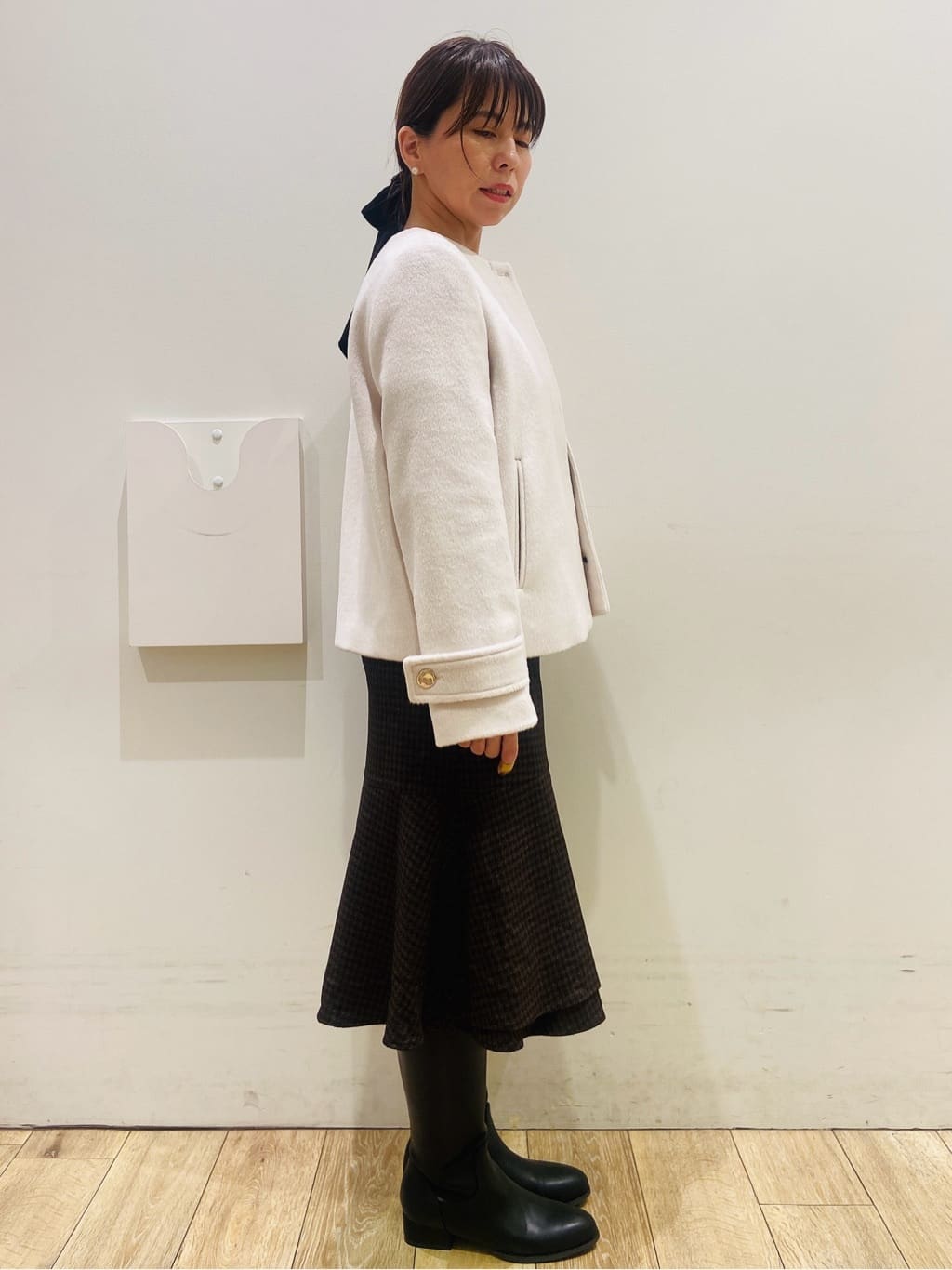 YUKOさんの「index｜ラメスカラップビジューデザインニット【洗濯機OK】《6col／S～LL》」を使ったコーディネート