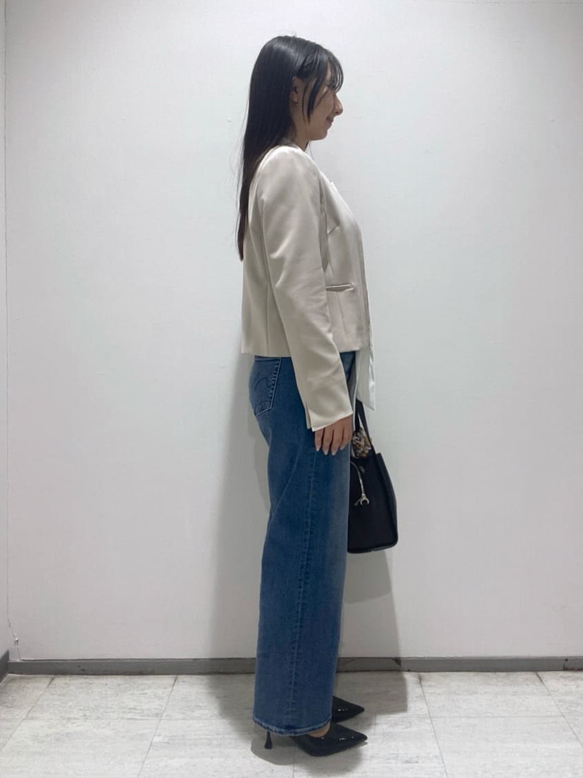 meiさんの「INDIVI｜【上品光沢／SETUP可能】切り替えデザインジャケット」を使ったコーディネート