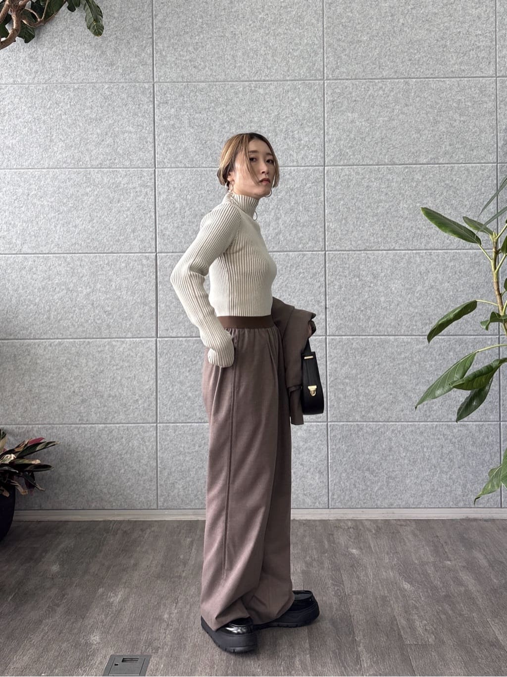 kotakiさんの「INDIVI｜Comfy SET UP｜イージーストレートスラックス【セットアップ対応／通勤／カセット服】」を使ったコーディネート