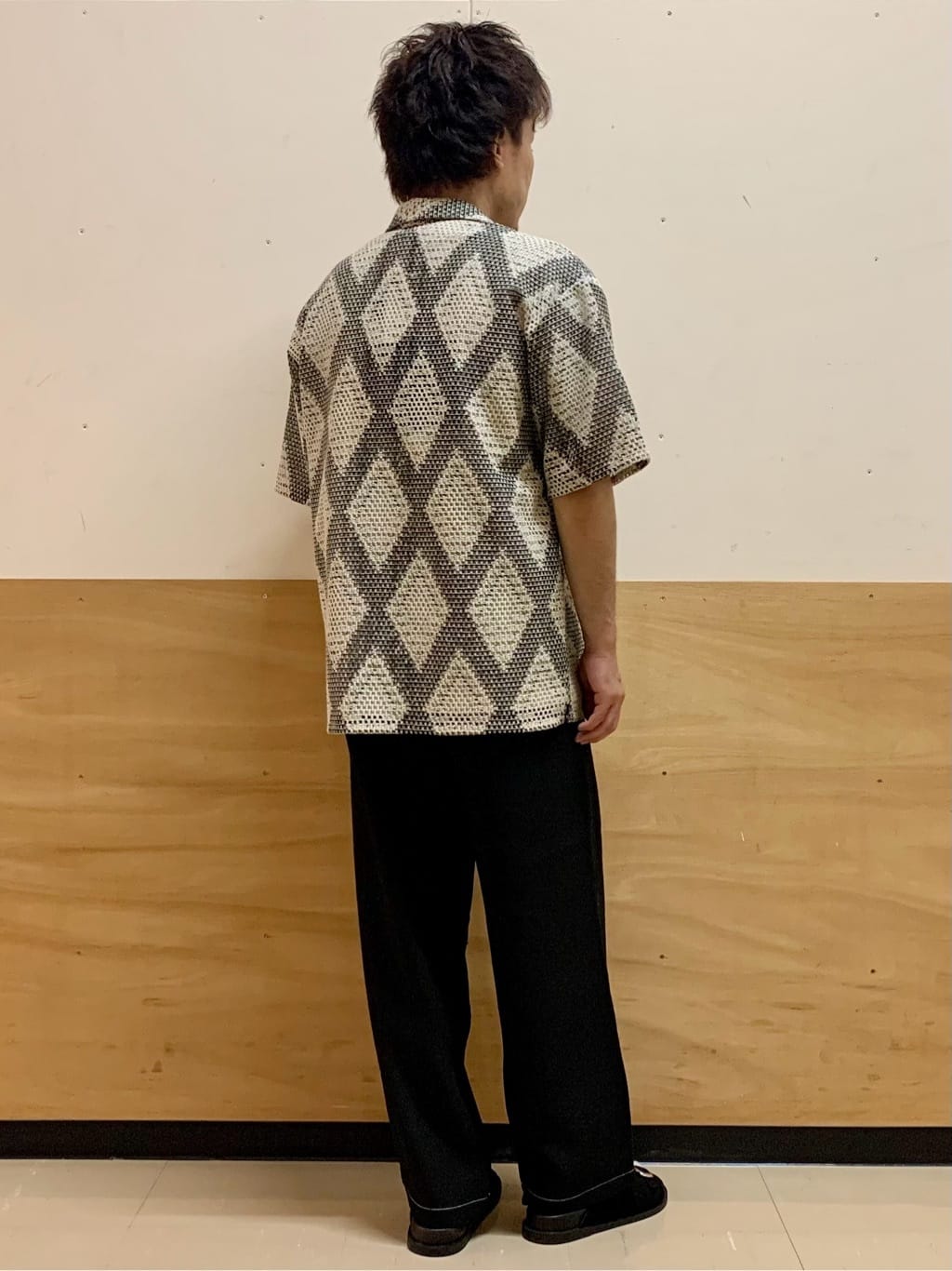 MATUさんの「THE SHOP TK｜ダイヤ柄プリント半袖シャツ【洗濯機OK/オーバーサイズ】」を使ったコーディネート
