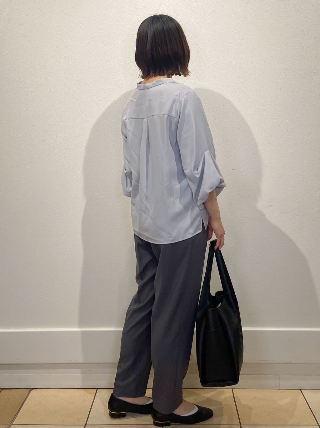kimiさんの「index｜スキッパーバルーンスリーブブラウス【洗濯機洗い可／イージーアイロン】」を使ったコーディネート