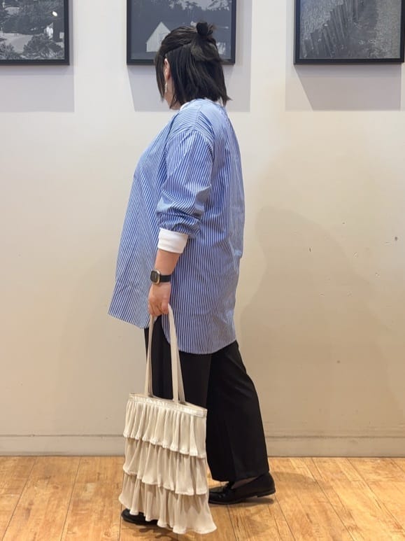 wakaaさんの「SHOO･LA･RUE｜◆【洗える/S-LL】リブでこなれ感 ゆるっと着られる ロングシャツ」を使ったコーディネート