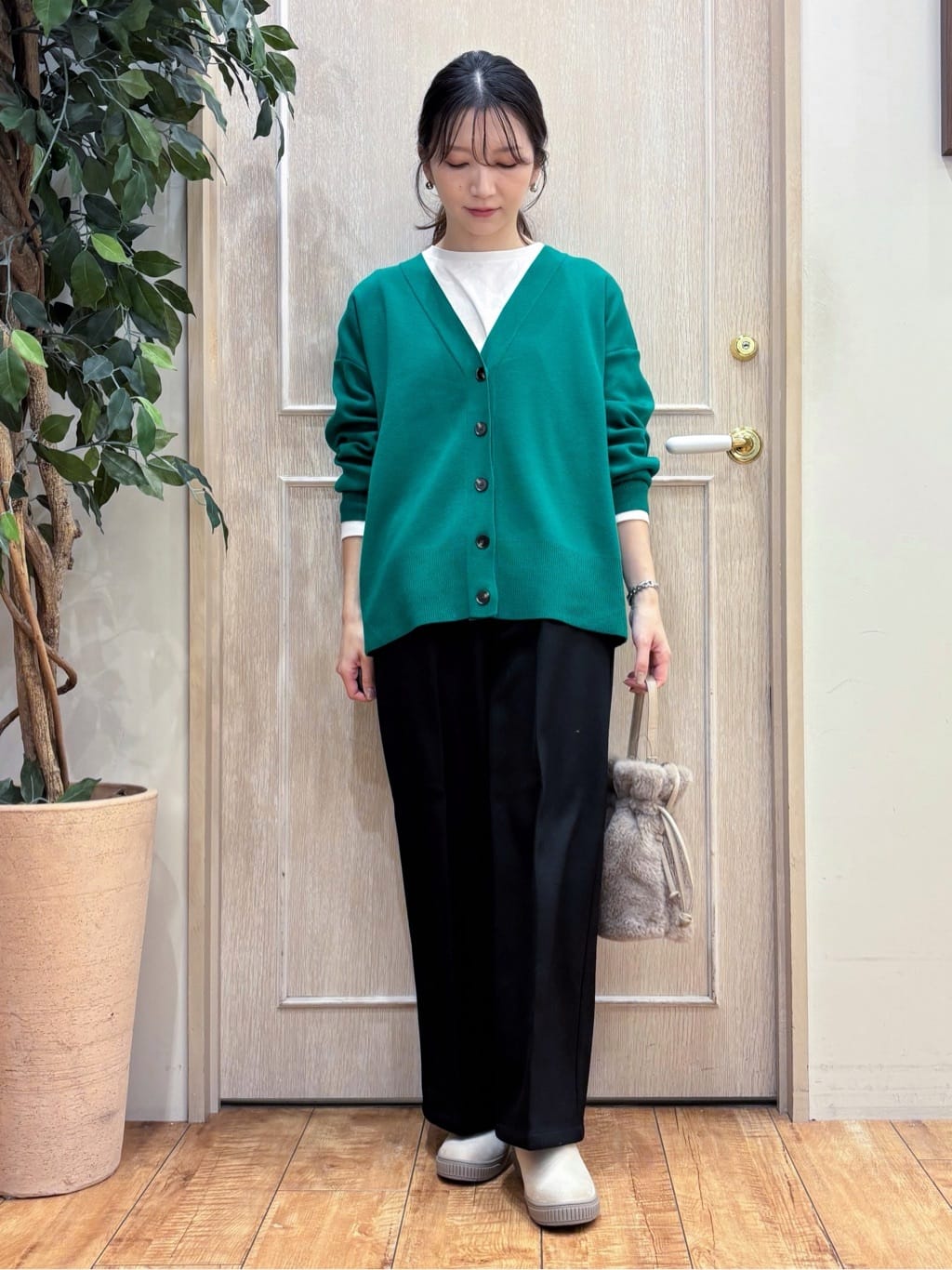 なみさんの「SHOO･LA･RUE｜【あったか/撥水/フード取り外し可能】中綿モンスターコート」を使ったコーディネート