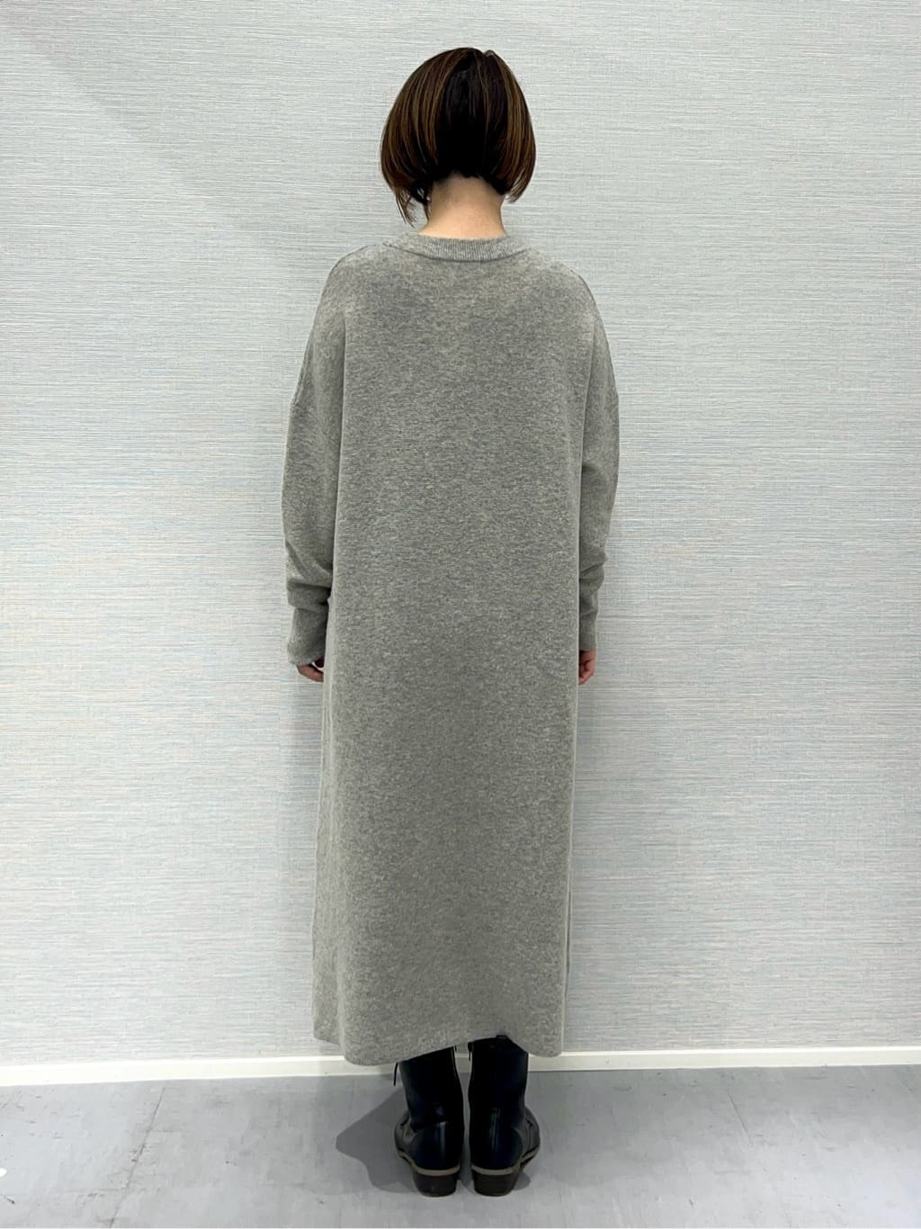 Shinakoさんの「UNTITLED｜【ロング丈/ゆったりシルエット】テントライン ニットワンピース」を使ったコーディネート