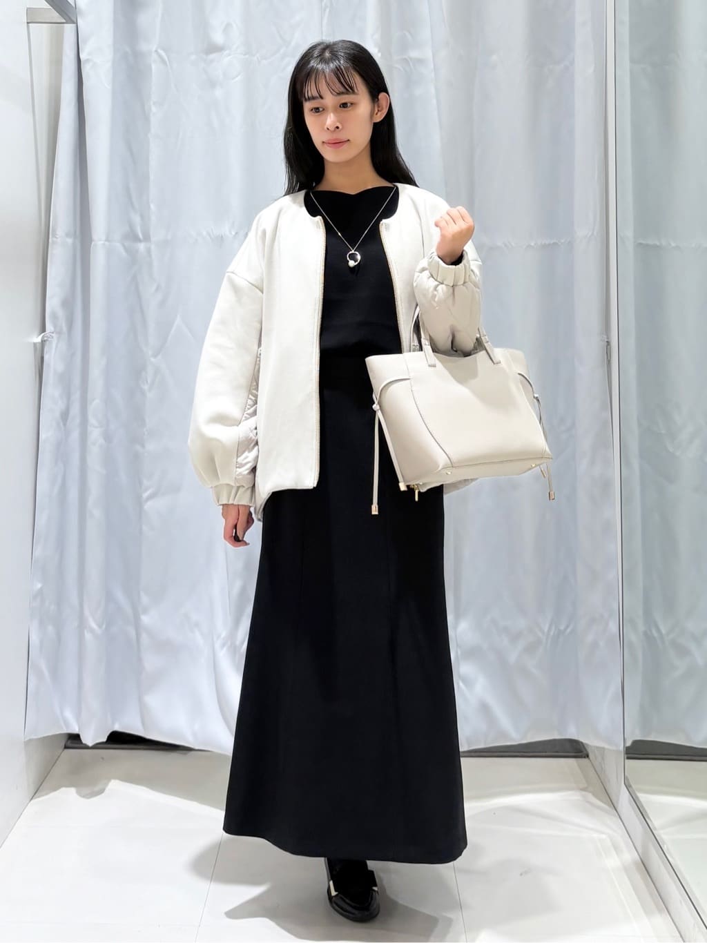 みさきさんの「COUP DE CHANCE｜ダブルシェイプトート／2WAY使用／ショルダー付き」を使ったコーディネート