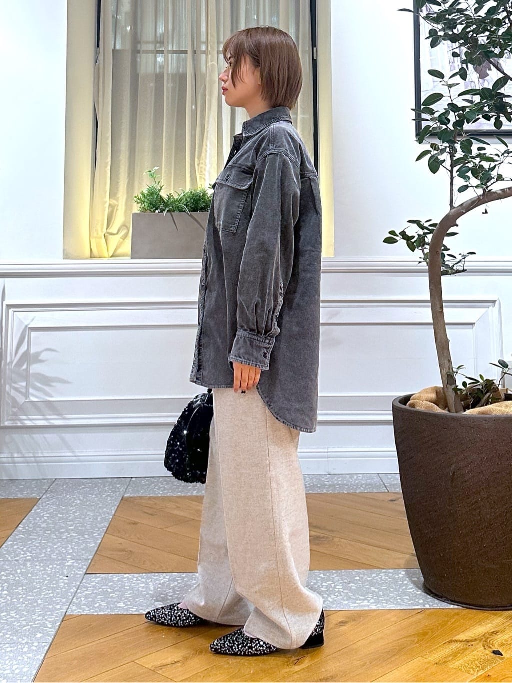 なべこさんの「DRESSTERIOR｜スパンコール2WAY巾着バッグ」を使ったコーディネート