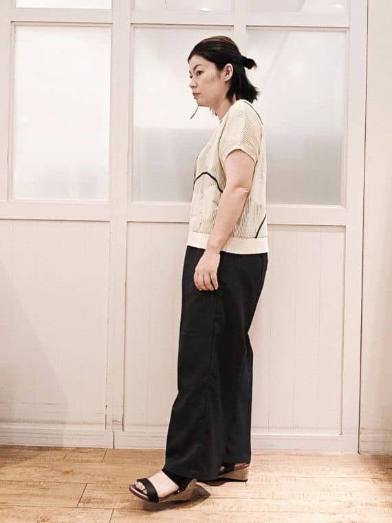machiさんの「SHOO･LA･RUE｜【S-LL/洗濯後しわになりにくい】ゴールドパーツできれい見え 麻調タックワイドパンツ」を使ったコーディネート